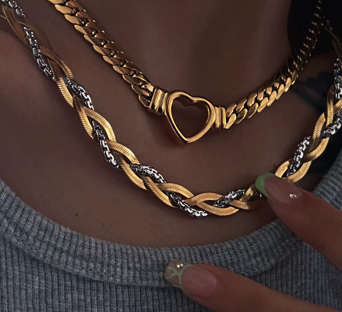 Open Heart Necklace (Gold)