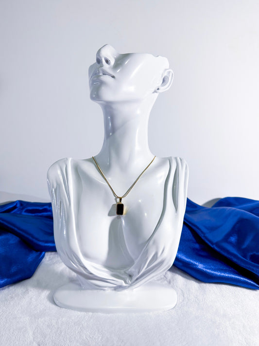 Blanc Noir Necklace